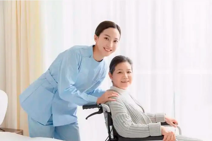养老院养老护理人员
