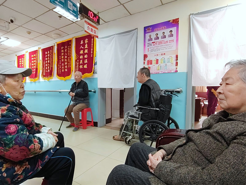 老人不想去养老院怎么办？
