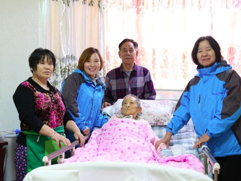 养老院护工