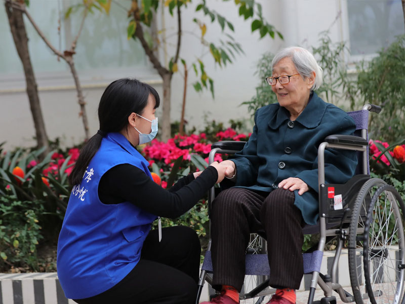 银发经济背后的养老困境-机器人能解决吗