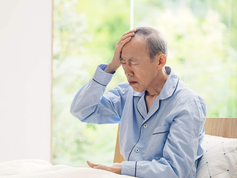 老年人突发眩晕时自我保健