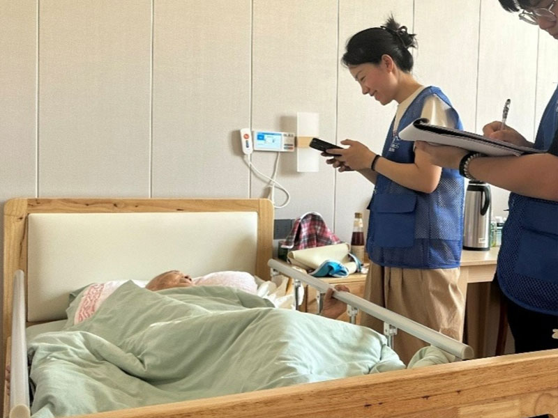 定期健康检查和医疗咨询